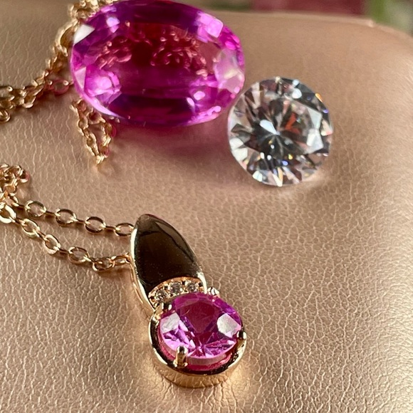 14K Rolled Sapphire Gold Pendant. 18" adj chain - Picture 3 of 10